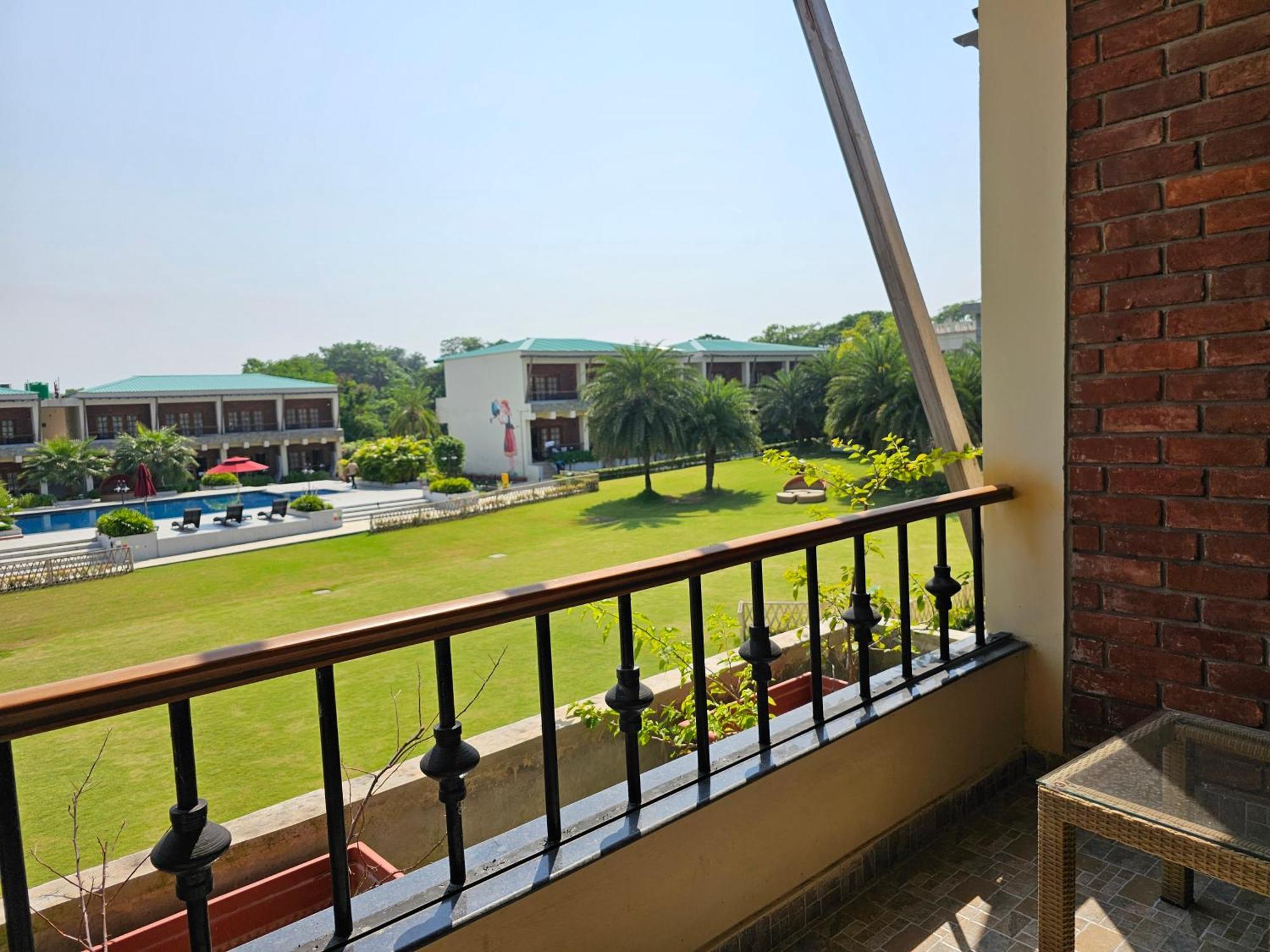 The Creek Boutique Resort & Spa Bolpur Exteriör bild